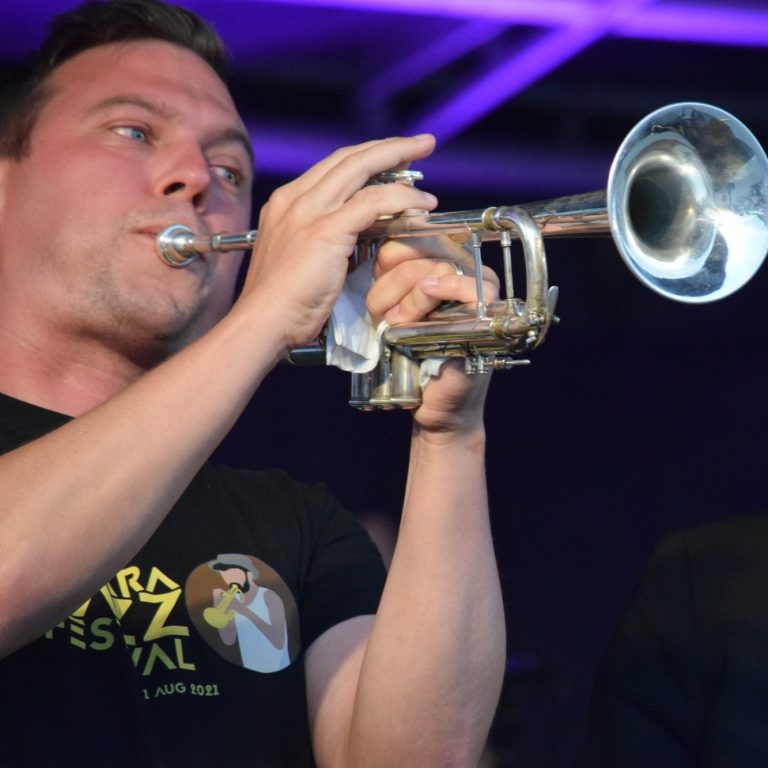 Bild från konsert på Ödåkra jazzfestival med Björn Ingelstam på trumpet.