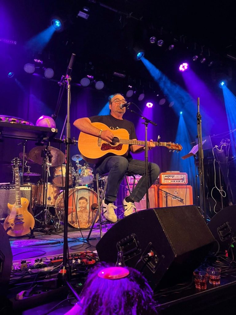 Konsert med Neal Morse i Göteborg. Neal ensam med akustisk gitarr.