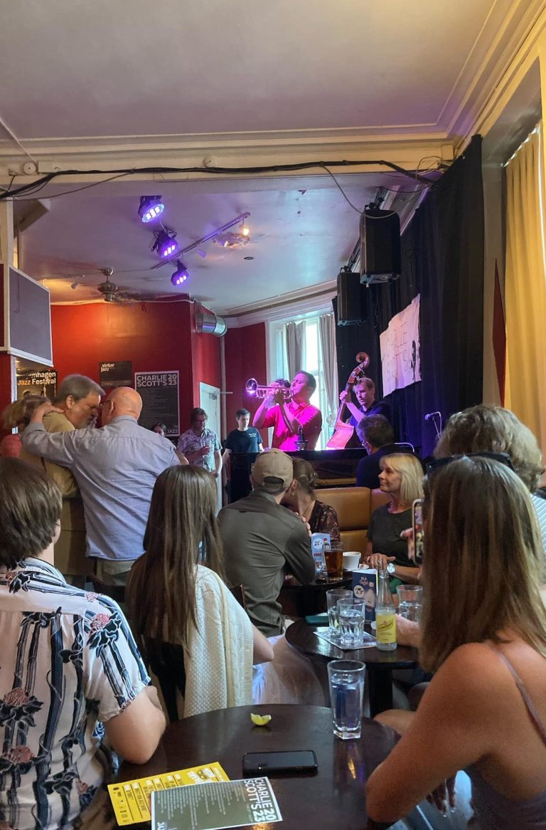 Bild från jazzkonsert på en pub i Köpenhamn.