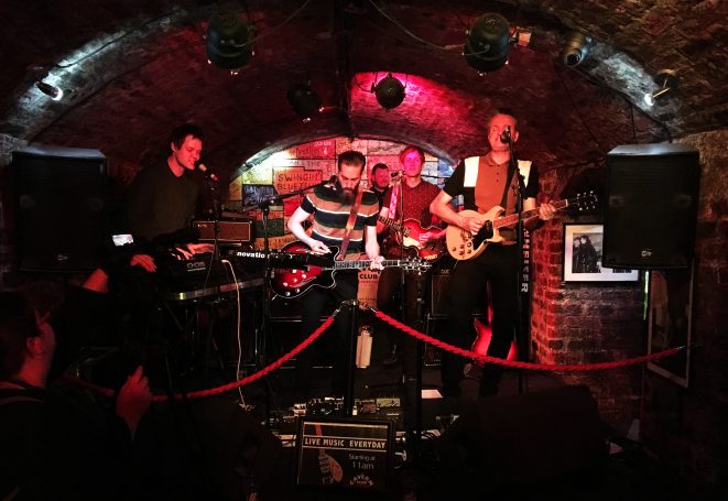 Konsert med Caper Clowns i Liverpool