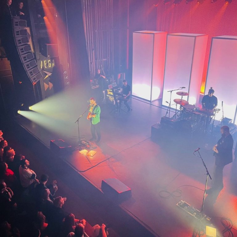 Konsert  med White Lies på Vega i Köpenhamn 2026.